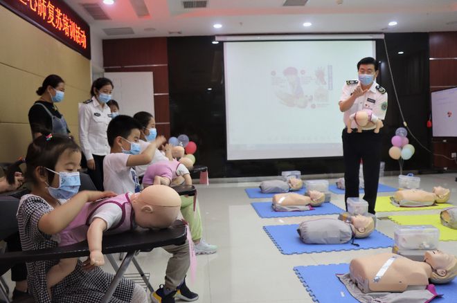 嬰兒綜合急救訓(xùn)練模擬人